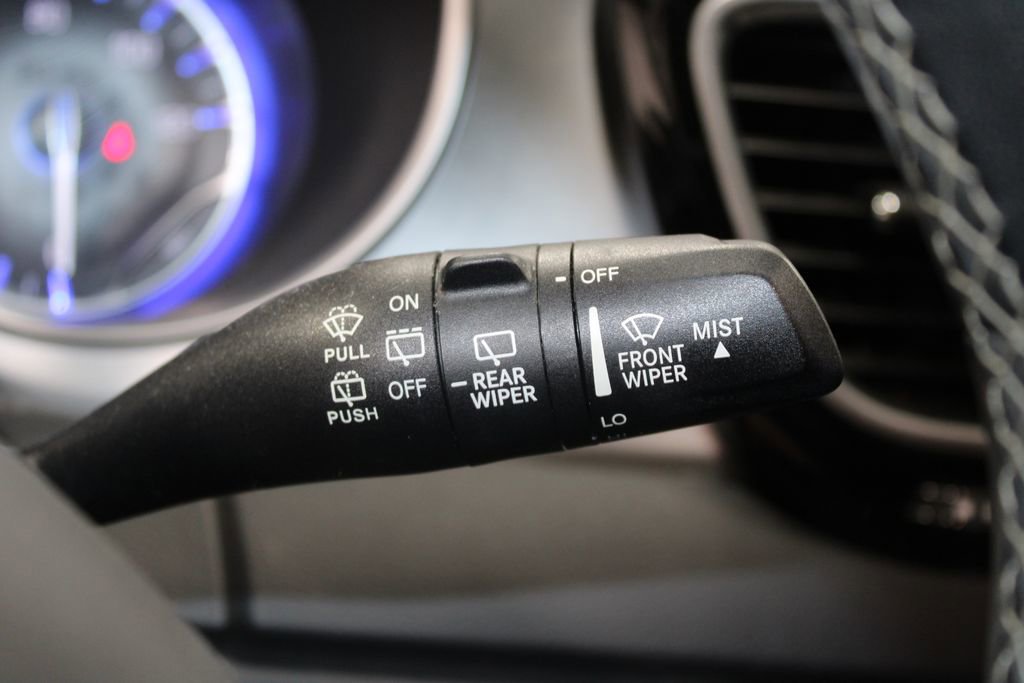 Used 2018 Chrysler Pacifica Touring-L w/ Premium Audio Group FWD image 27