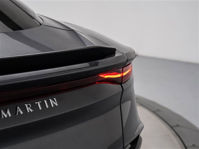Used 2023 Aston Martin DBS Coupe image 40