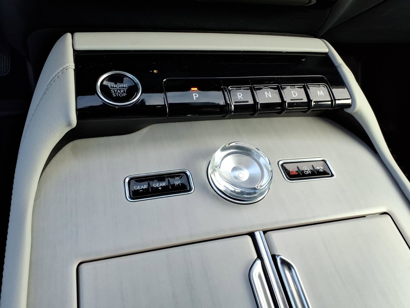 Used 2025 Lincoln Navigator Reserve image 22