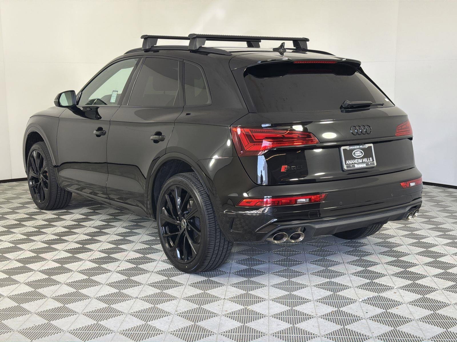 Used 2024 Audi SQ5 Premium Plus w/ Premium Plus Package image 3