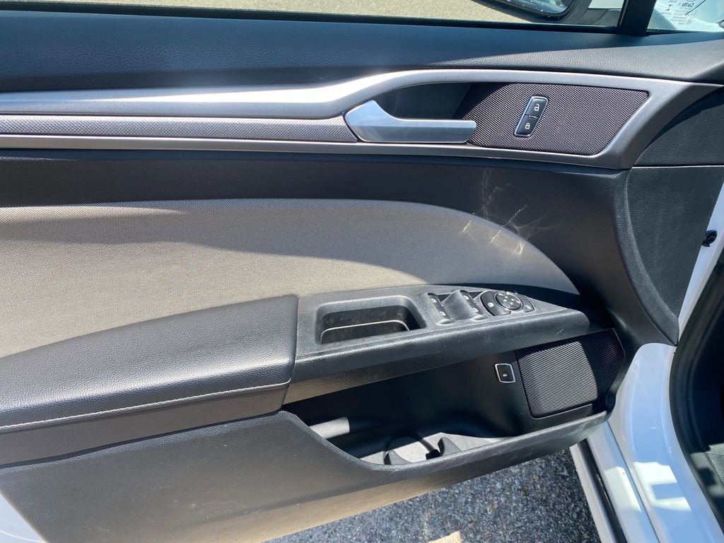 Used 2018 Ford Fusion S FWD image 11