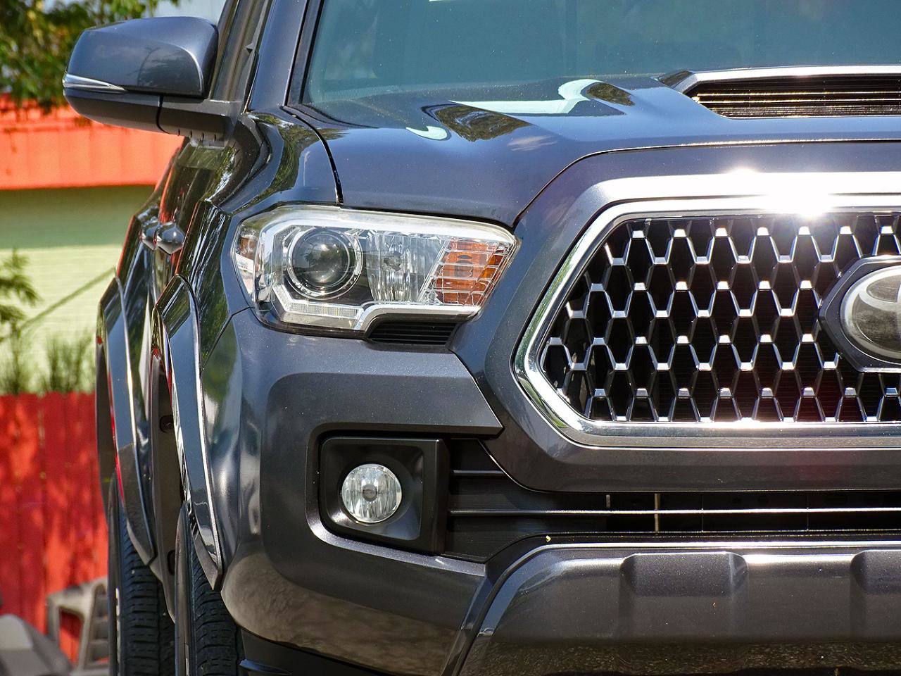 Used 2019 Toyota Tacoma TRD Sport w/ Technology Package AWD/4WD image 11