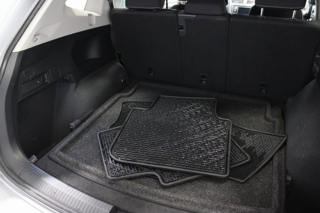 Used 2022 Volkswagen Tiguan S image 16