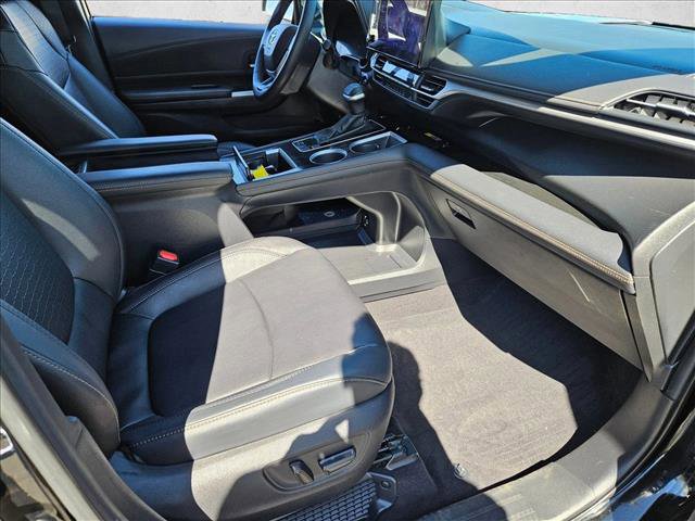 Used 2025 Toyota Sienna XLE Woodland Edition image 19