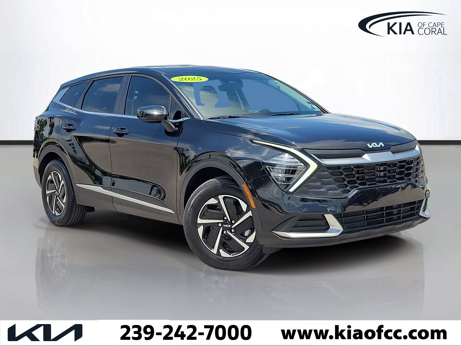 Certified 2025 Kia Sportage LX FWD image 1