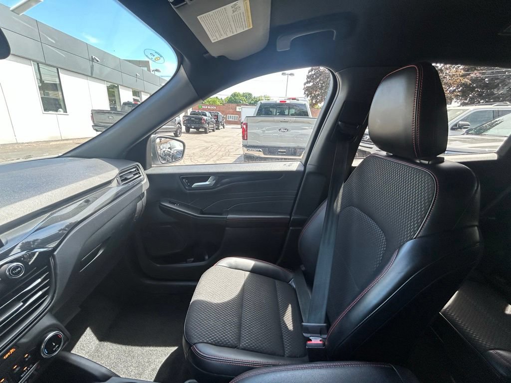 Used 2025 Ford Escape ST-Line Select AWD/4WD image 20
