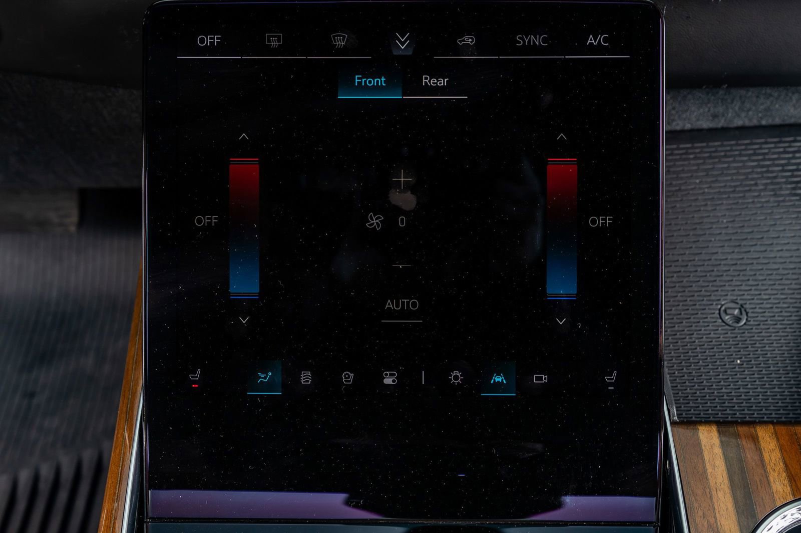 Used 2025 Cadillac Escalade ESV Sport Platinum w/ LPO, ONYX Package image 27