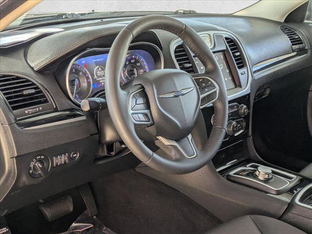 Used 2023 Chrysler 300 Touring w/ Sport Appearance Package image 10