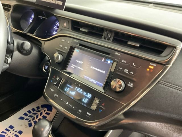 Used 2018 Toyota Avalon XLE image 18