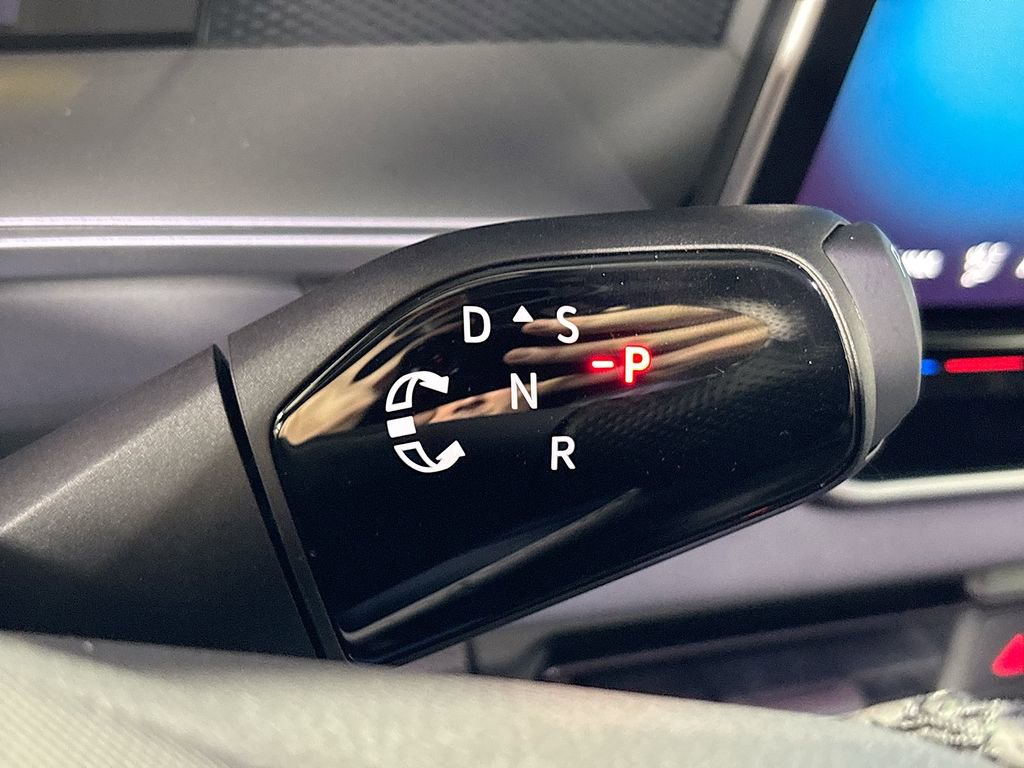 New 2025 Volkswagen Tiguan SE R-Line image 16