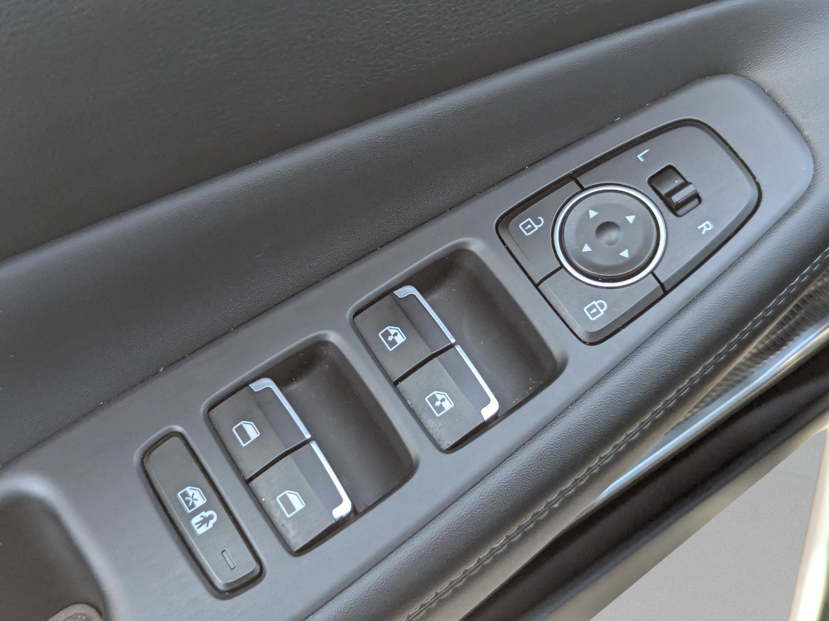 Certified 2023 Hyundai Santa Fe SEL Premium AWD/4WD image 17