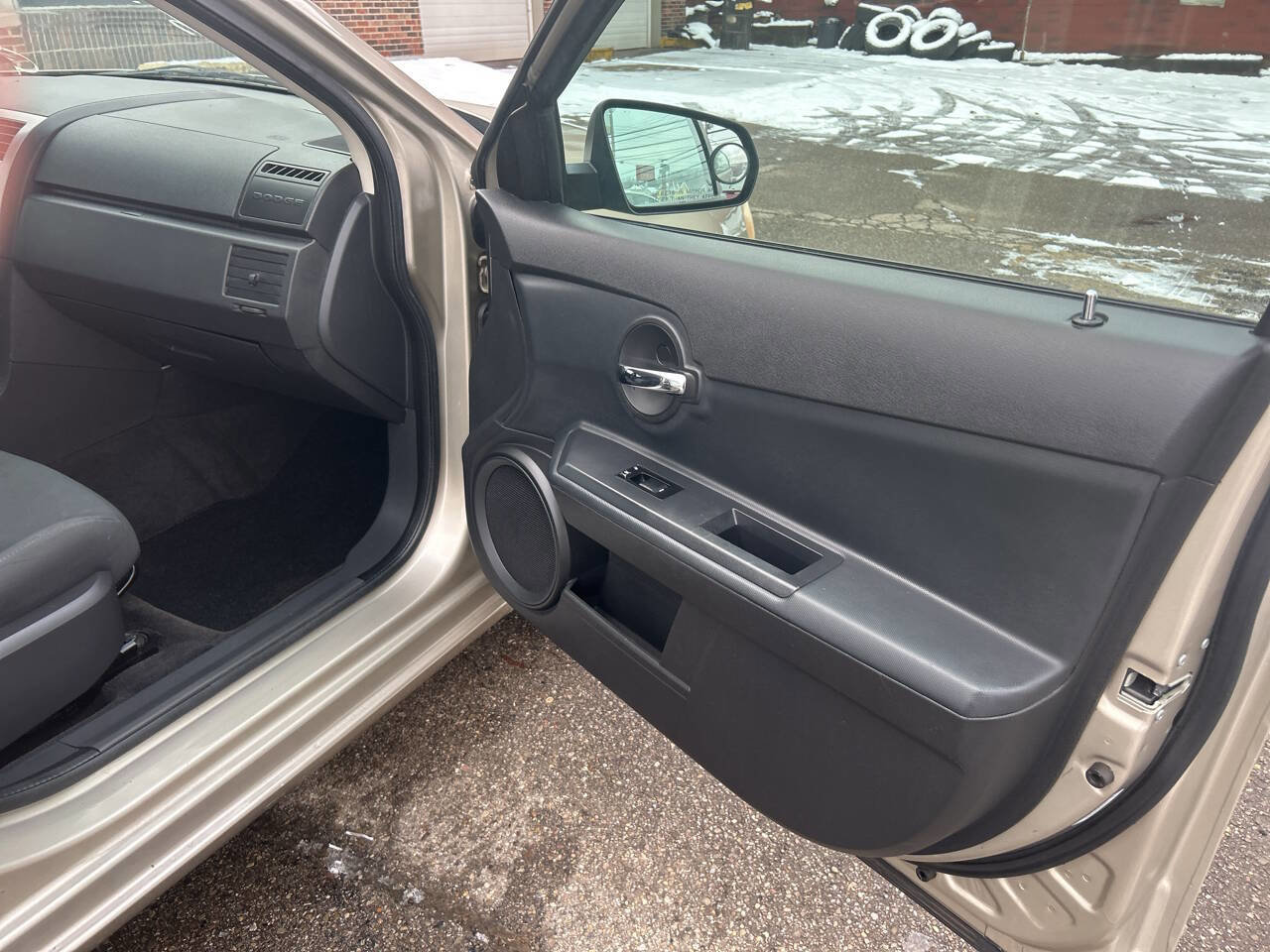 Used 2009 Dodge Avenger SE image 23