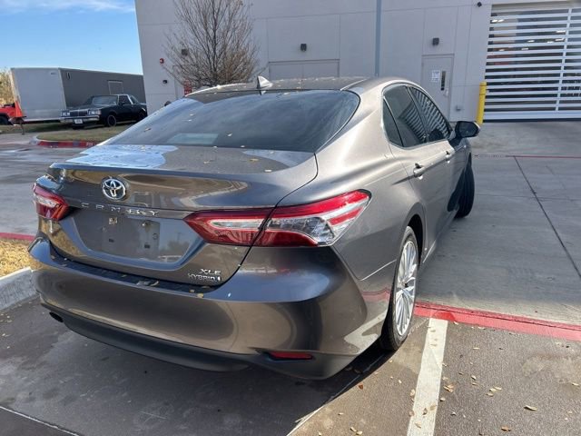 Used 2020 Toyota Camry XLE image 3