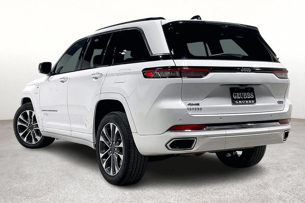 Used 2024 Jeep Grand Cherokee Overland w/ Luxury Tech Group IV AWD/4WD image 15