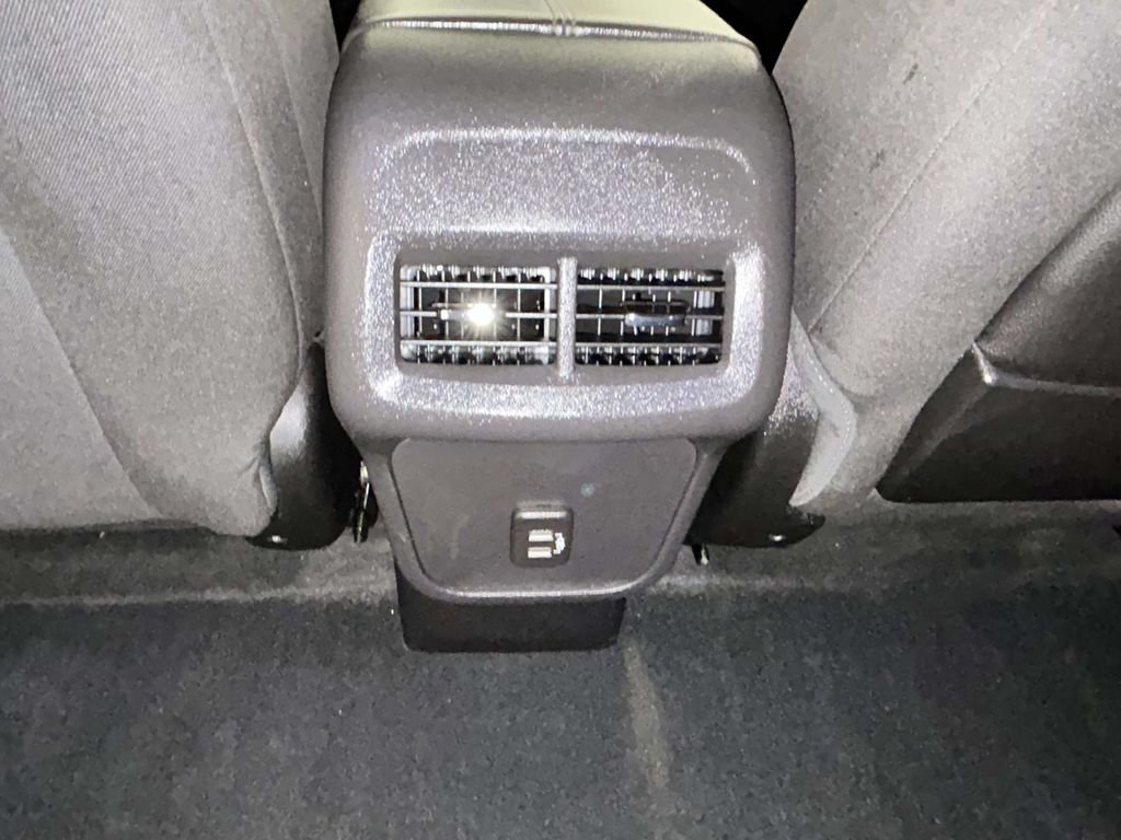 Used 2024 GMC Terrain SLE AWD/4WD image 10