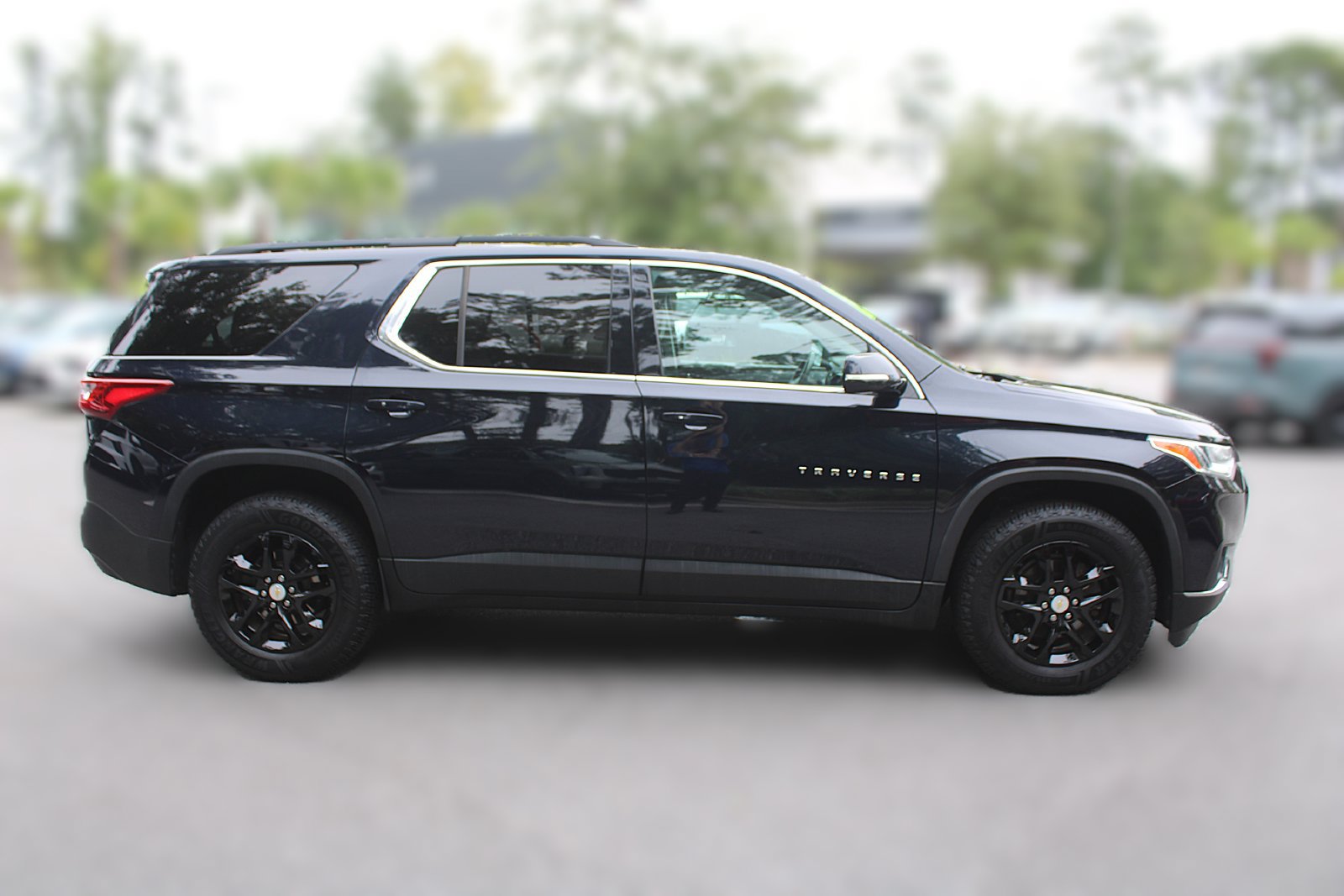 Used 2020 Chevrolet Traverse LT FWD image 14
