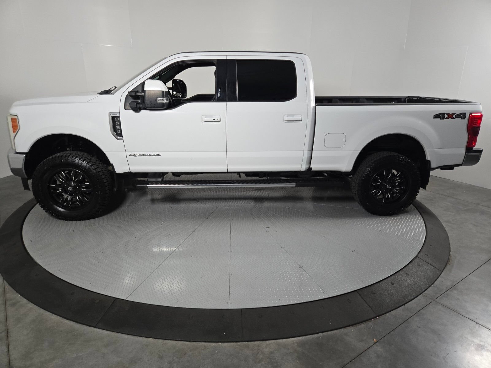 Used 2019 Ford F250 Lariat w/ Lariat Ultimate Package AWD/4WD image 7
