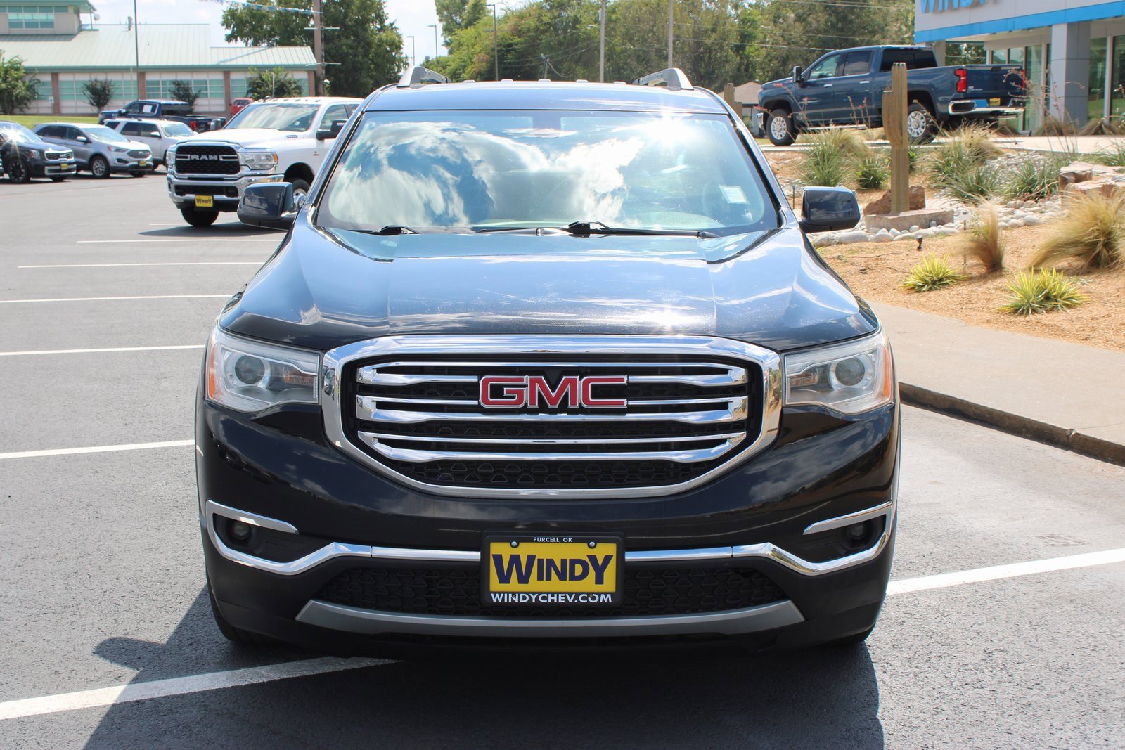 Used 2019 GMC Acadia SLT image 3