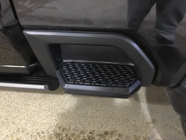 Used 2021 GMC Sierra 2500 Denali w/ Denali Black Diamond Edition image 16