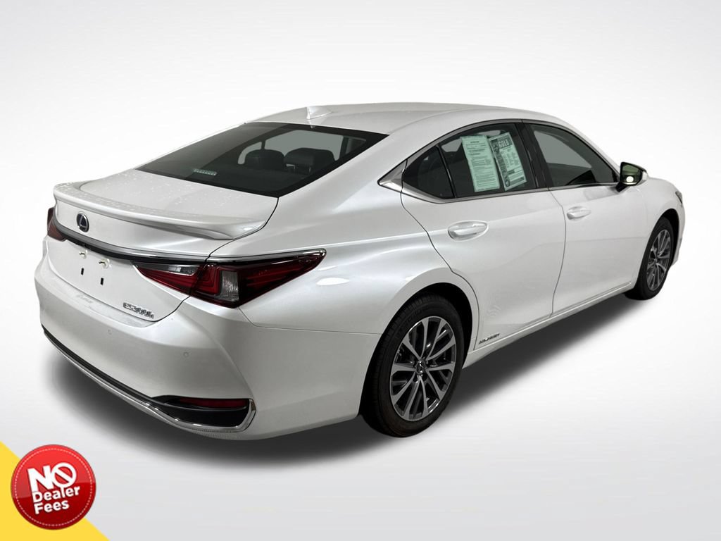 Used 2022 Lexus ES 300h w/ Premium Package FWD image 3