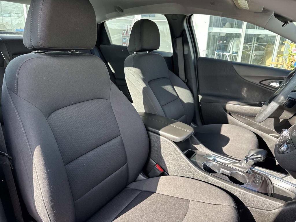 Used 2021 Chevrolet Malibu LT image 11
