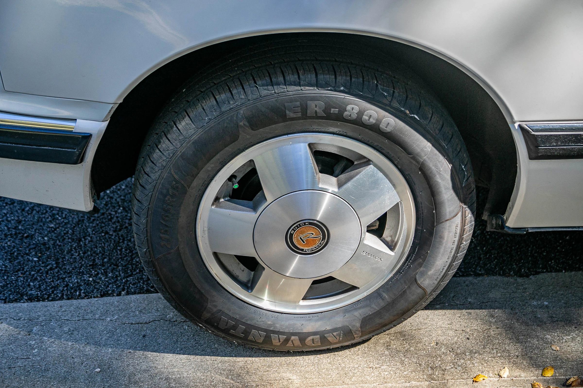 Used 1990 Buick Reatta Convertible FWD image 12