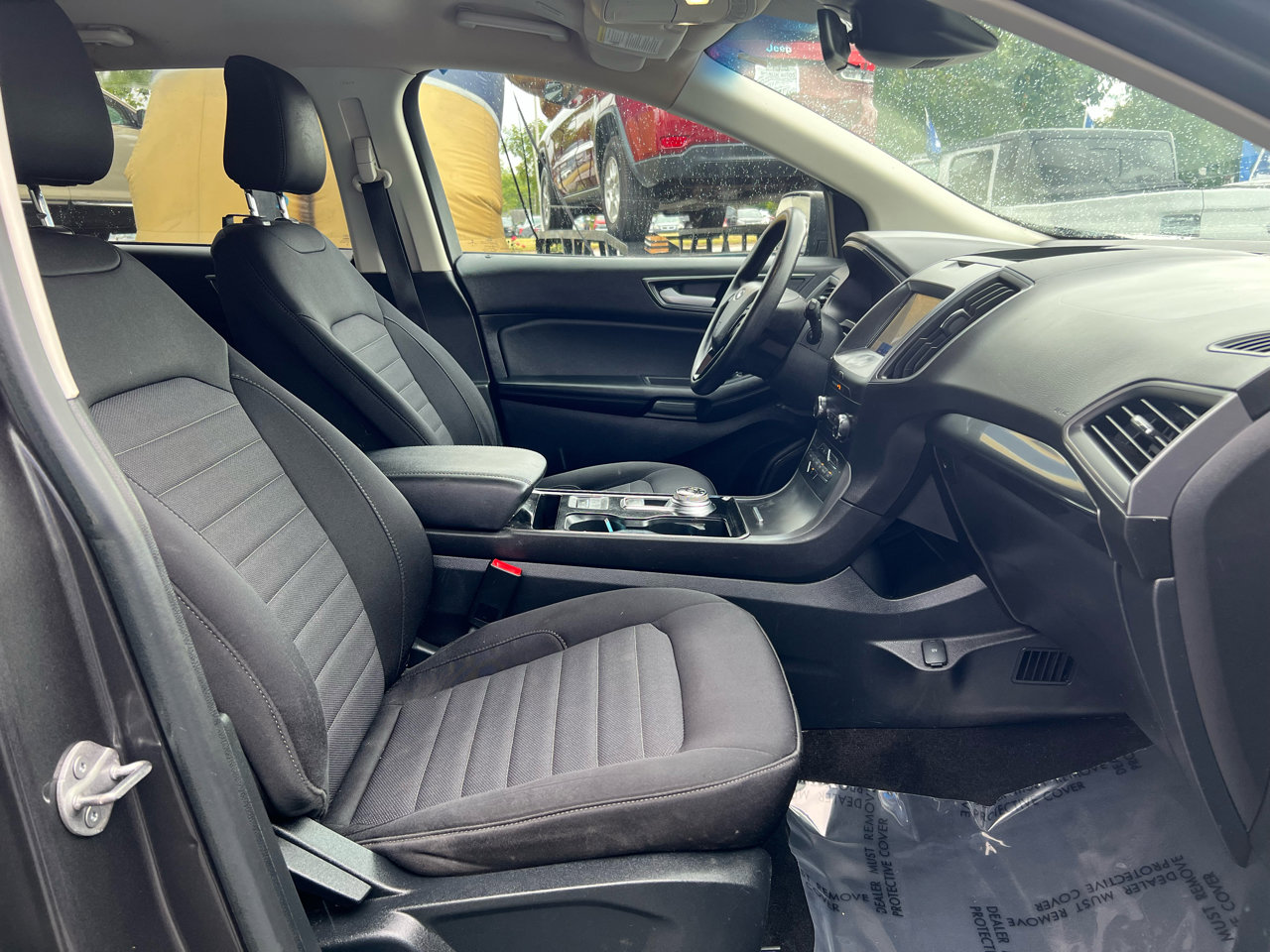 Used 2020 Ford Edge SE image 13