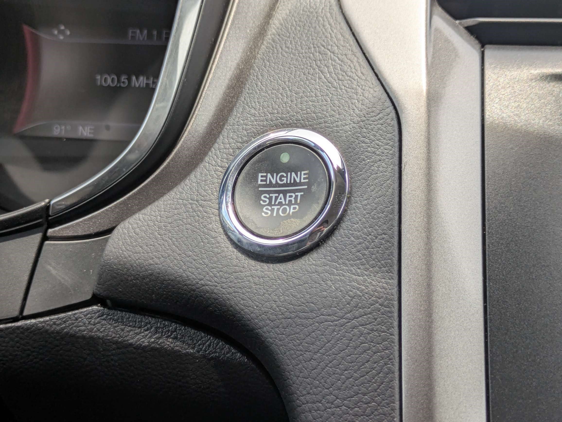 Used 2020 Ford Fusion SE FWD image 33