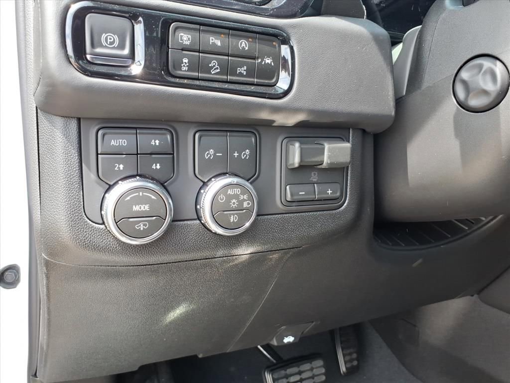 New 2026 GMC Yukon AT4 Ultimate image 19