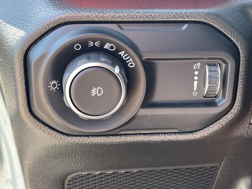 Used 2023 Jeep Wrangler Unlimited Rubicon image 34