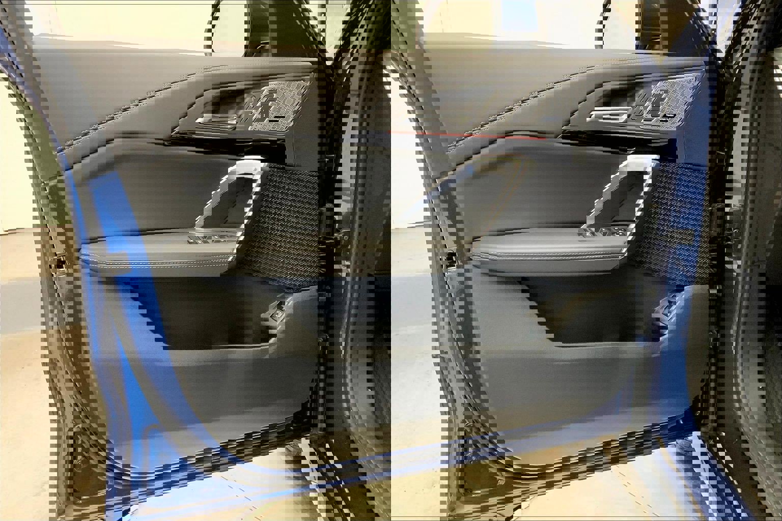 Used 2025 BMW X1 xDrive28i w/ Premium Package image 24