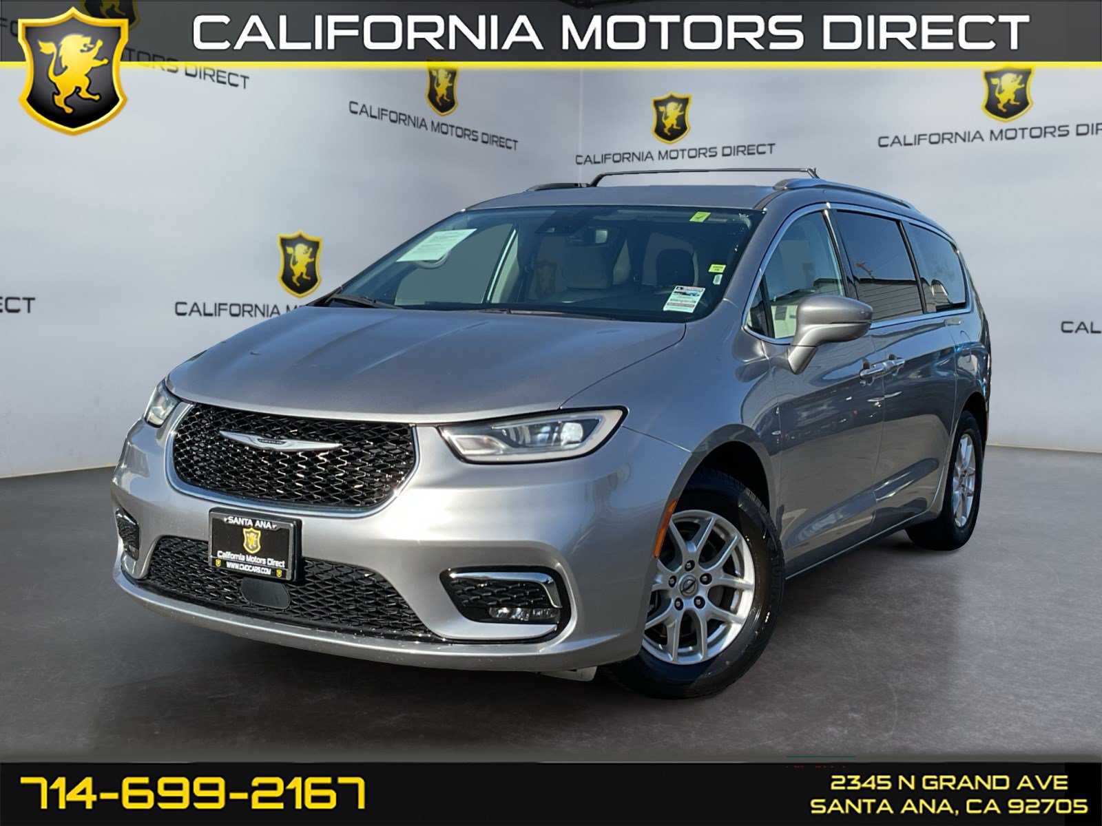 Used 2021 Chrysler Pacifica Touring-L FWD image 1