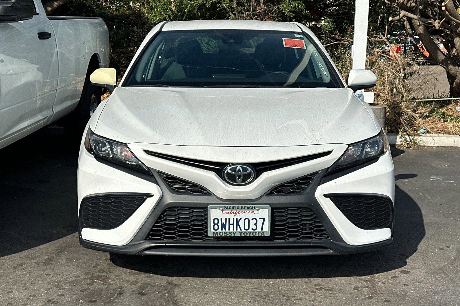 Used 2021 Toyota Camry SE image 4