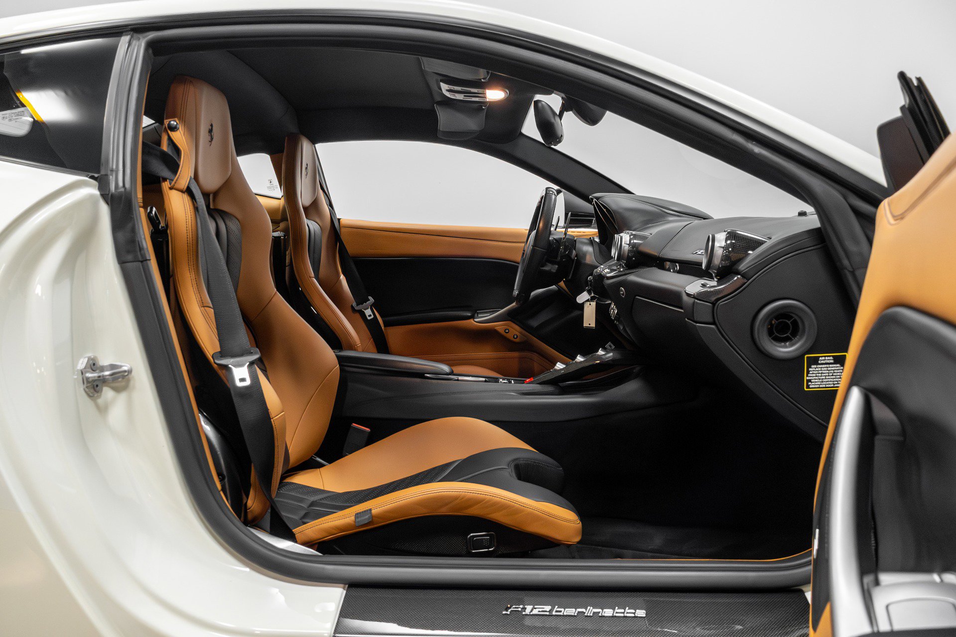 Used 2015 Ferrari F12 Berlinetta image 23