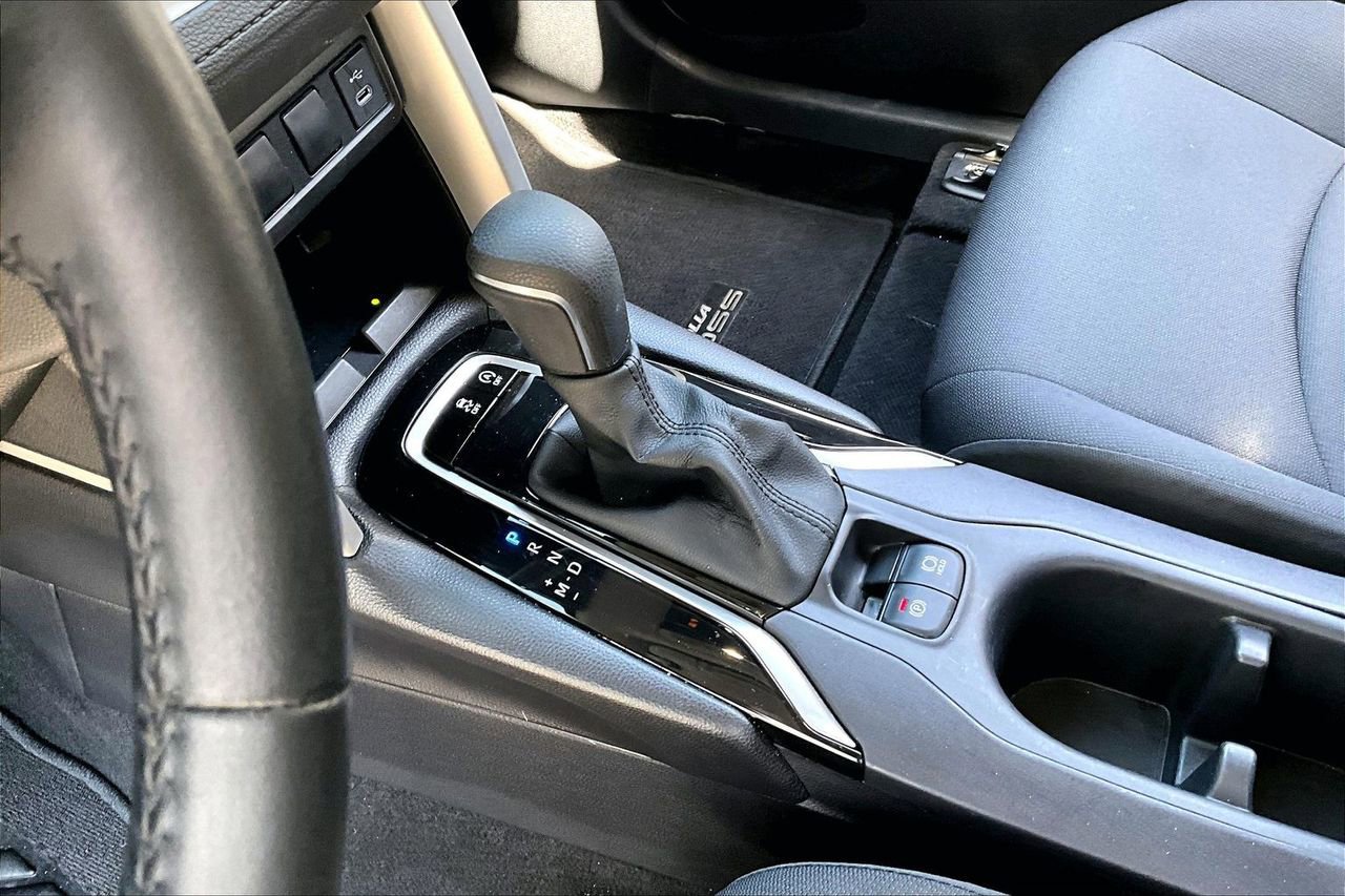 Used 2025 Toyota Corolla Cross LE w/ Moonroof Package image 15