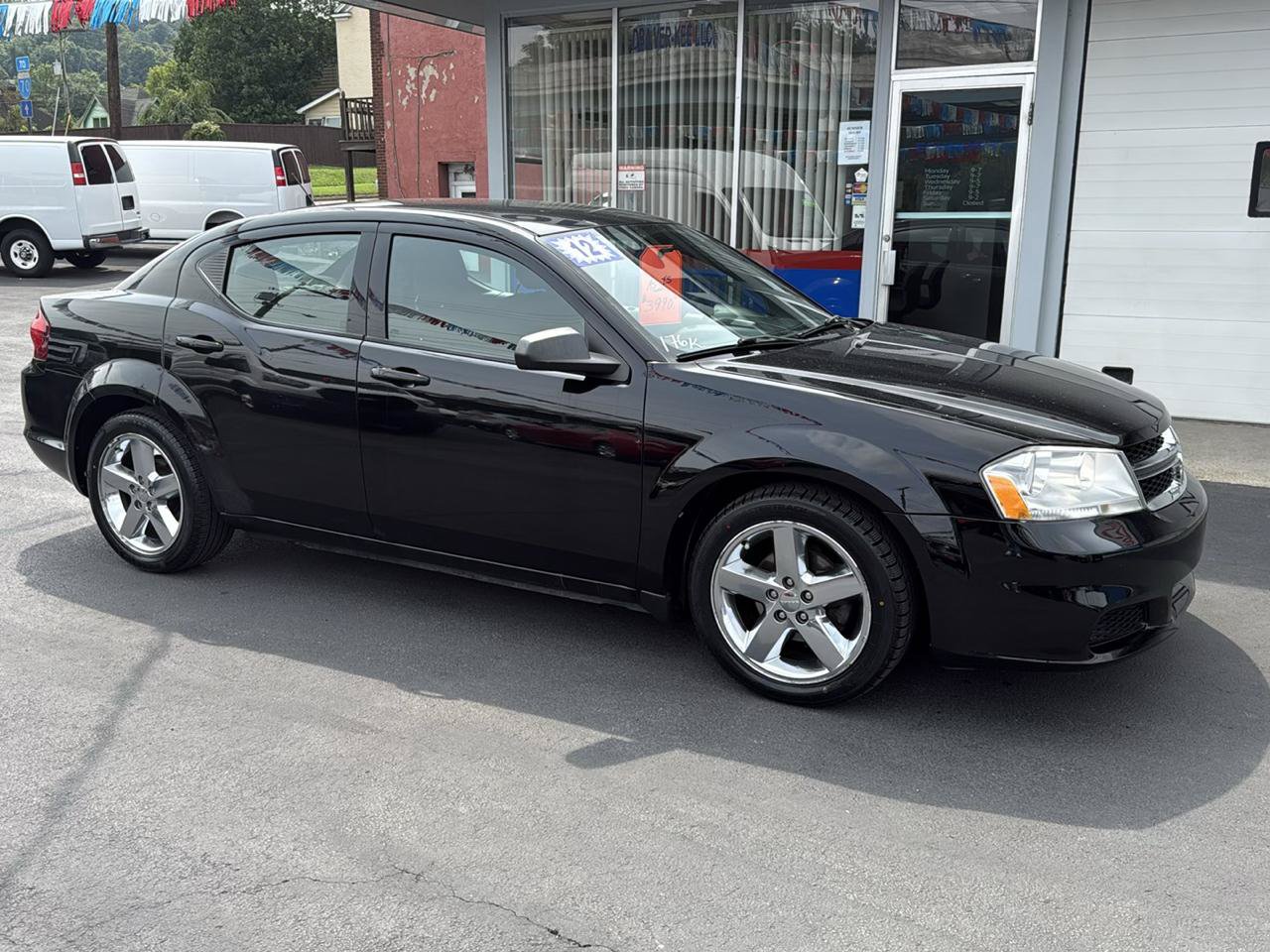 Used 2012 Dodge Avenger SE FWD image 1