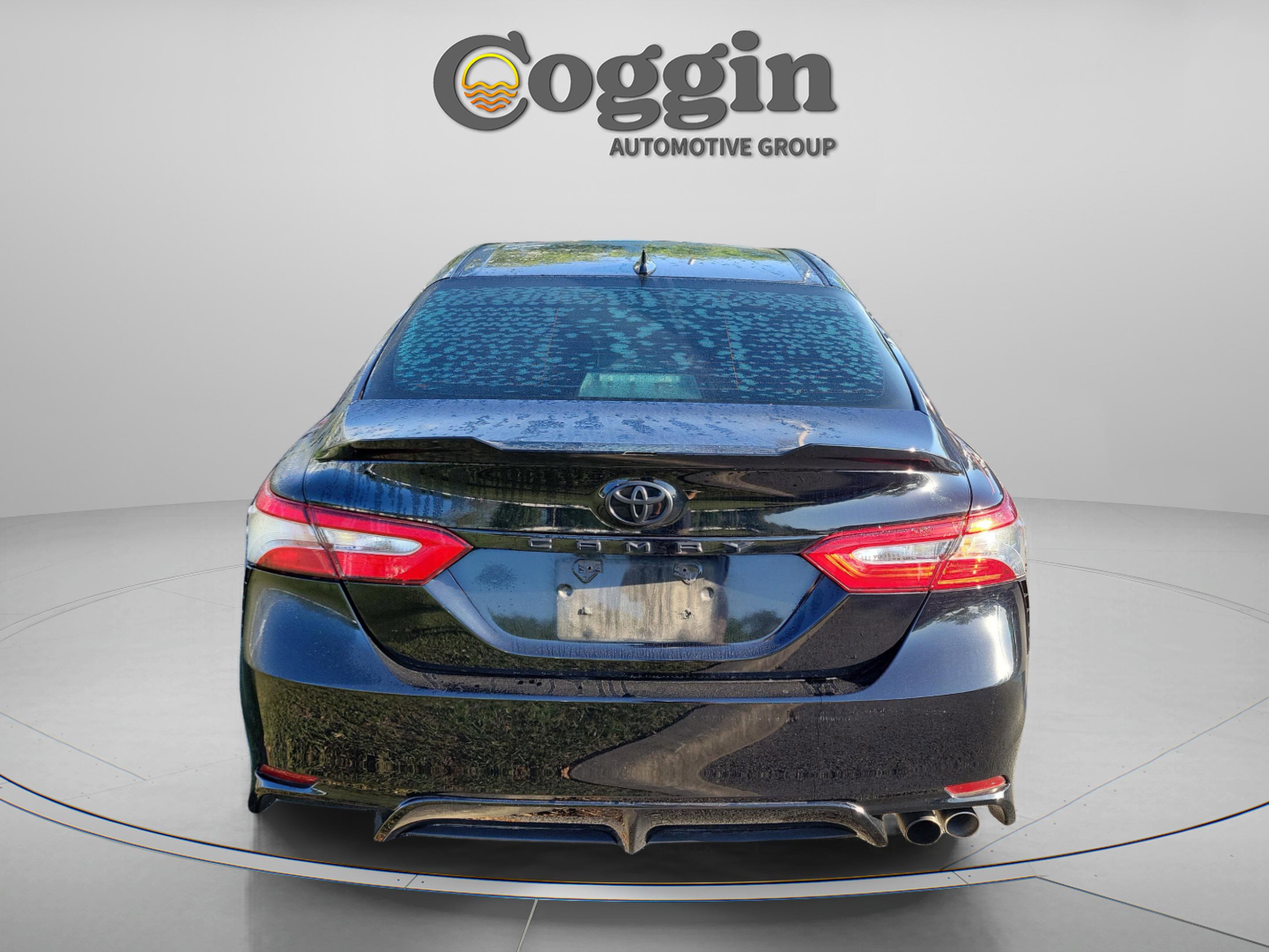 Used 2018 Toyota Camry SE image 4