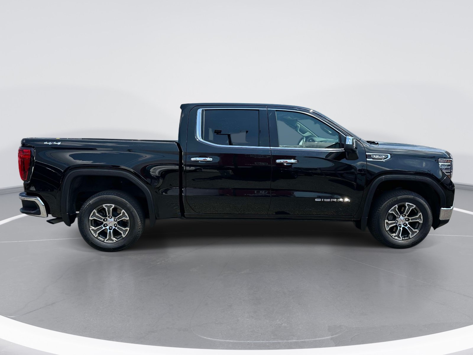 Used 2026 GMC Sierra 1500 SLT AWD/4WD image 4
