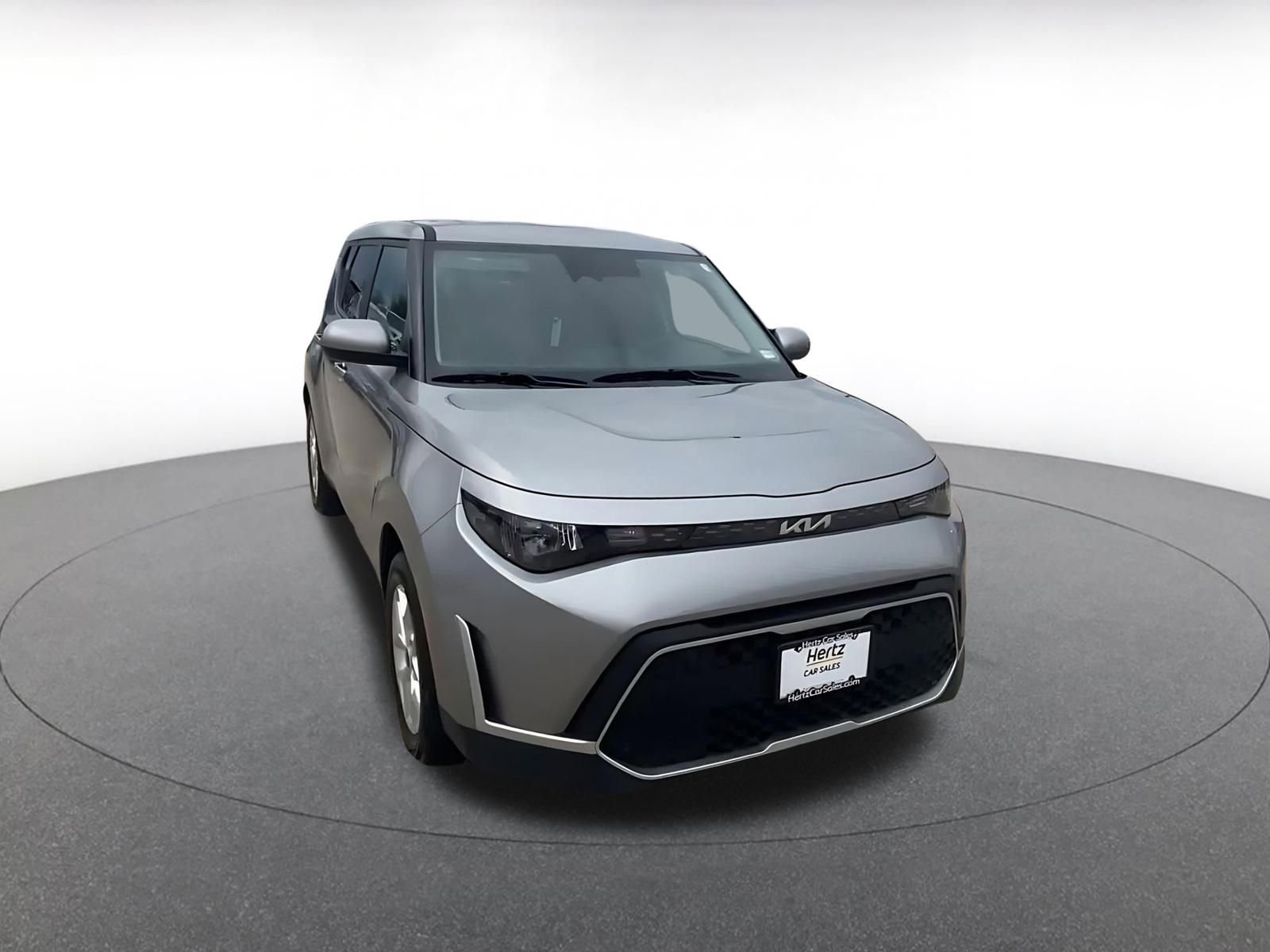 Used 2025 Kia Soul LX w/ LX Technology Package image 3