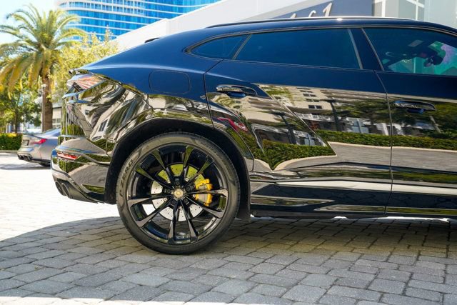 Used 2022 Lamborghini Urus image 31