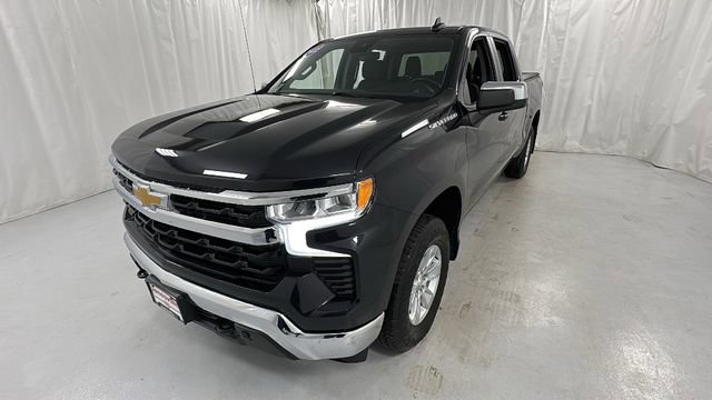 Used 2022 Chevrolet Silverado 1500 LT AWD/4WD image 8