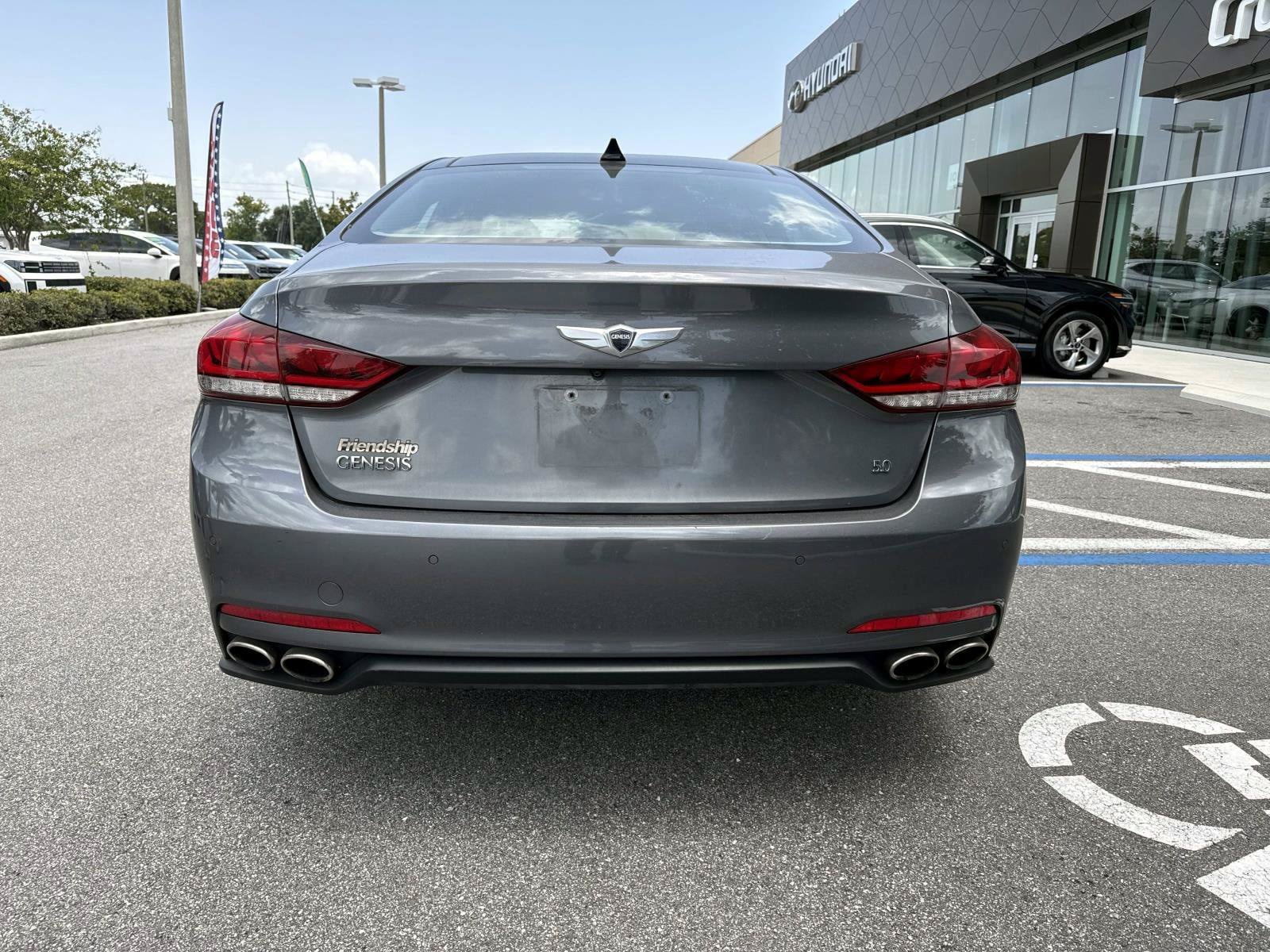 Used 2015 Hyundai Genesis 5.0 RWD image 6