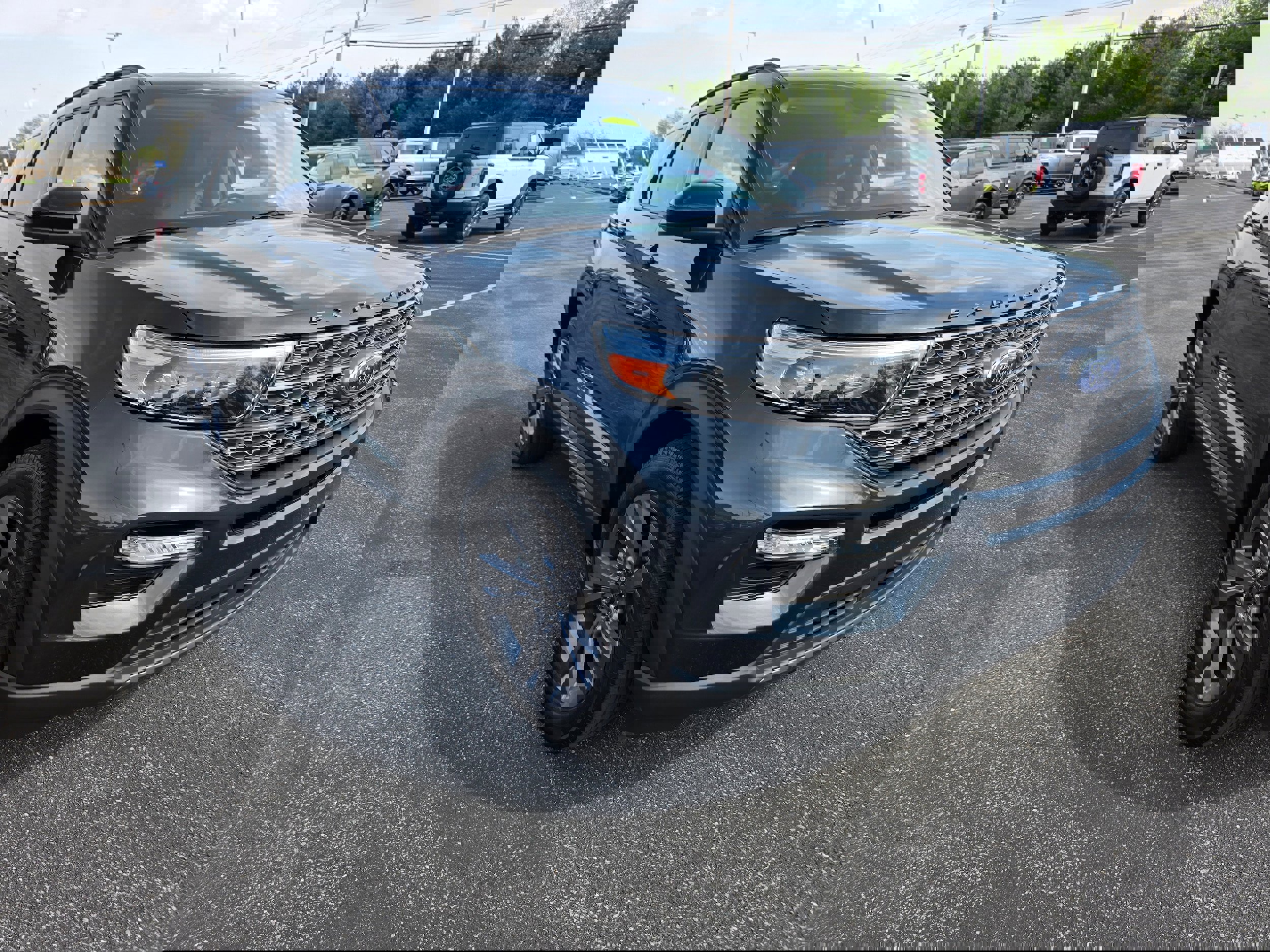 Used 2023 Ford Explorer XLT w/ Equipment Group 202A image 7