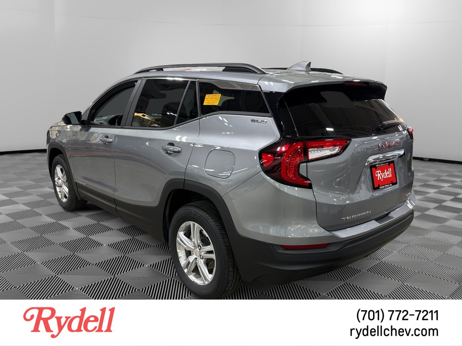 Used 2024 GMC Terrain SLE w/ Driver Convenience Package AWD/4WD image 3