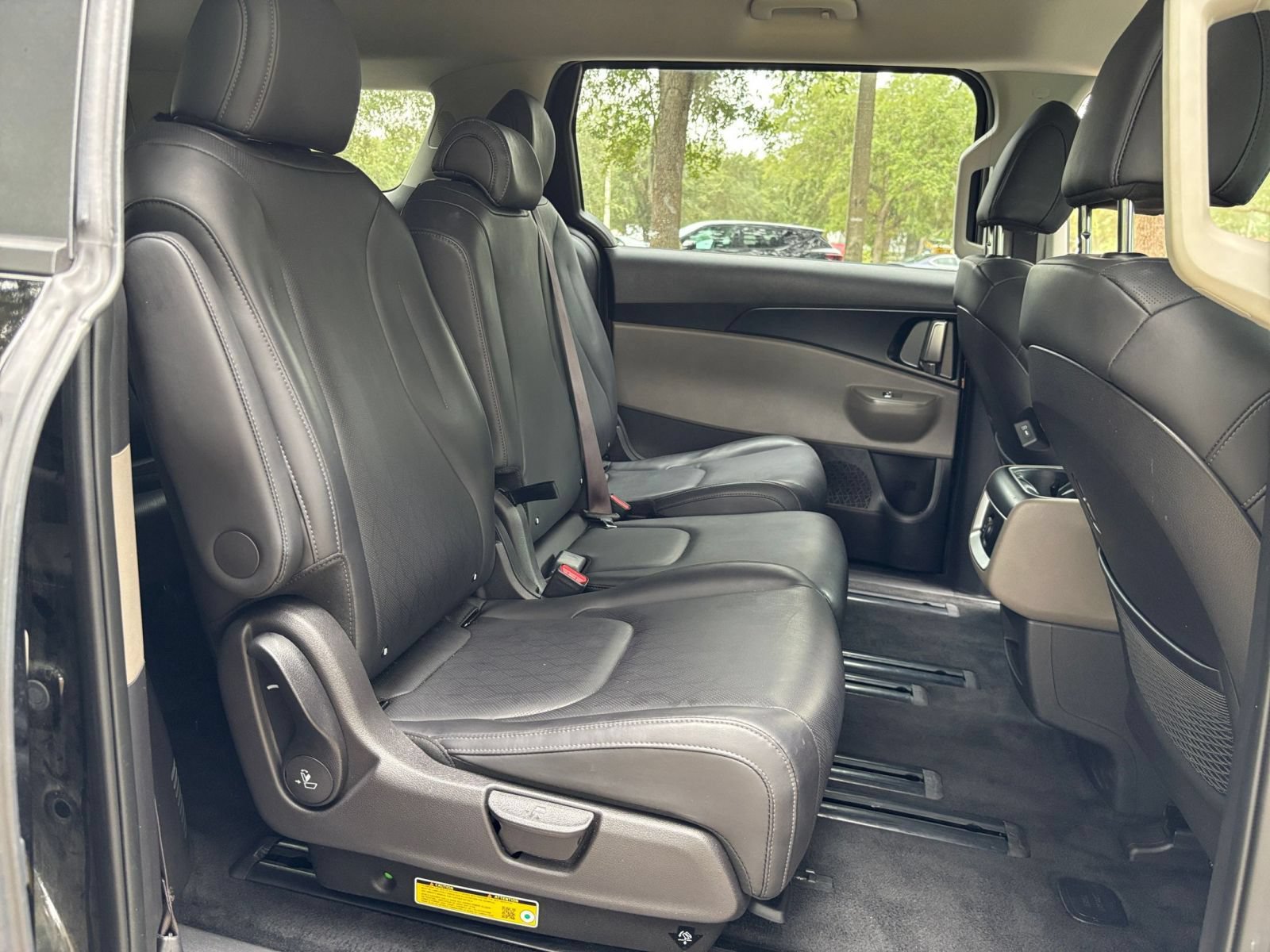 Used 2026 Kia Carnival FWD image 27