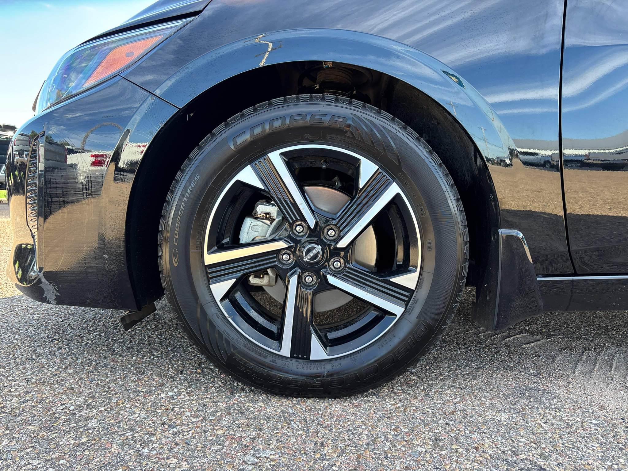 Used 2024 Nissan Sentra SV FWD image 19
