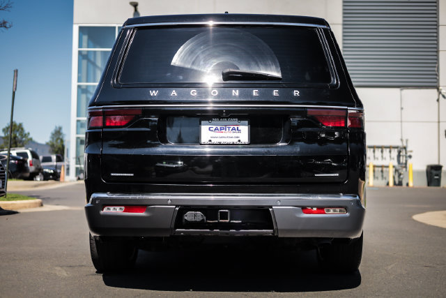 Used 2022 Jeep Wagoneer Series III w/ Premium Group I AWD/4WD image 27