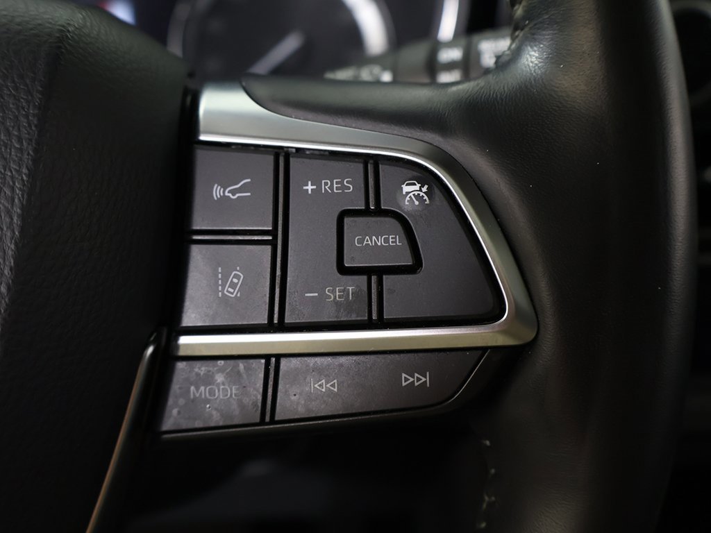 Used 2020 Toyota Highlander Limited image 45