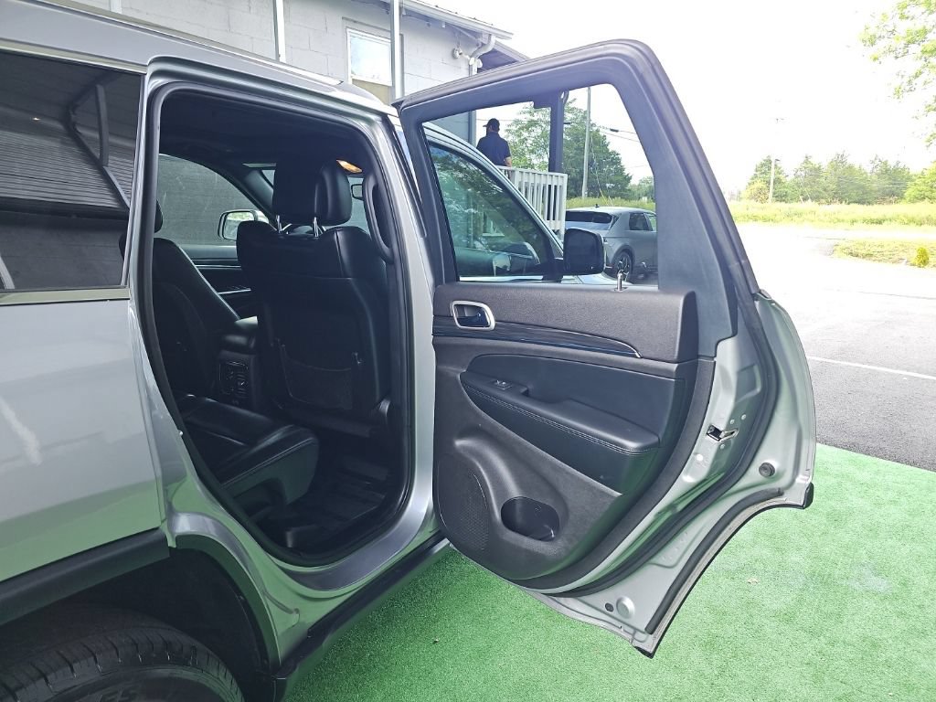 Used 2019 Jeep Grand Cherokee Limited AWD/4WD image 38