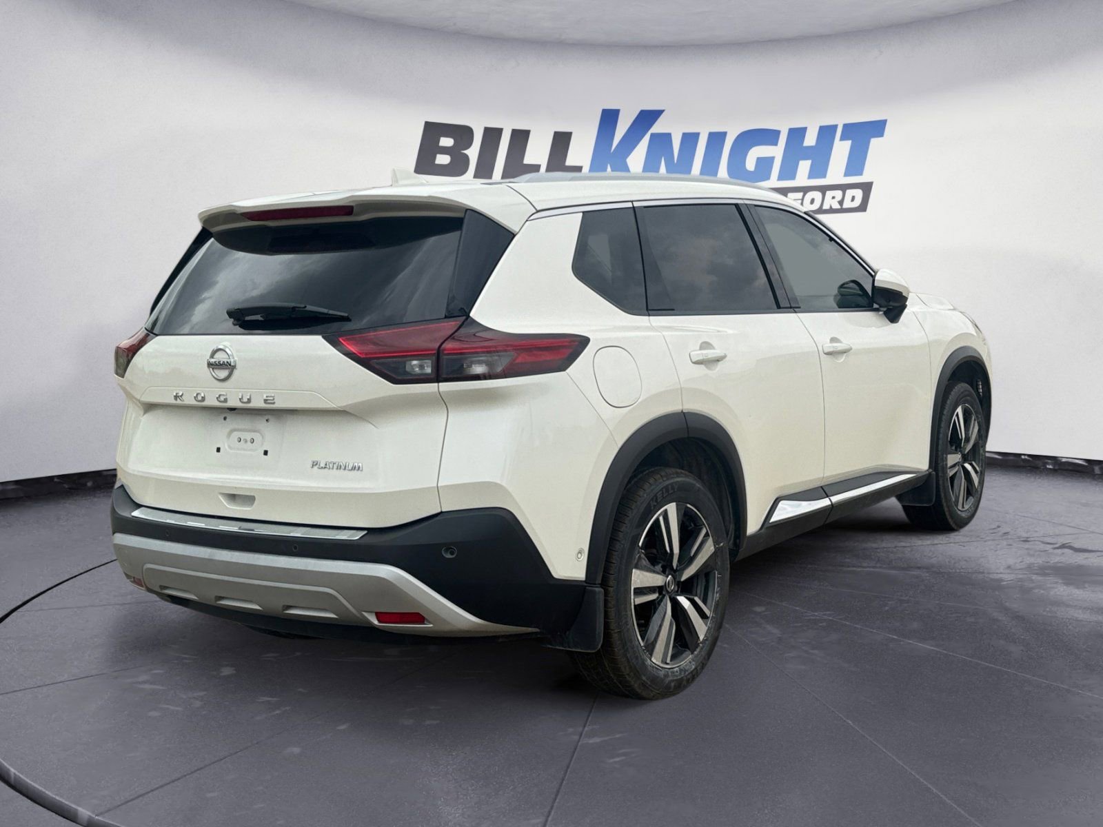 Used 2021 Nissan Rogue Platinum image 5